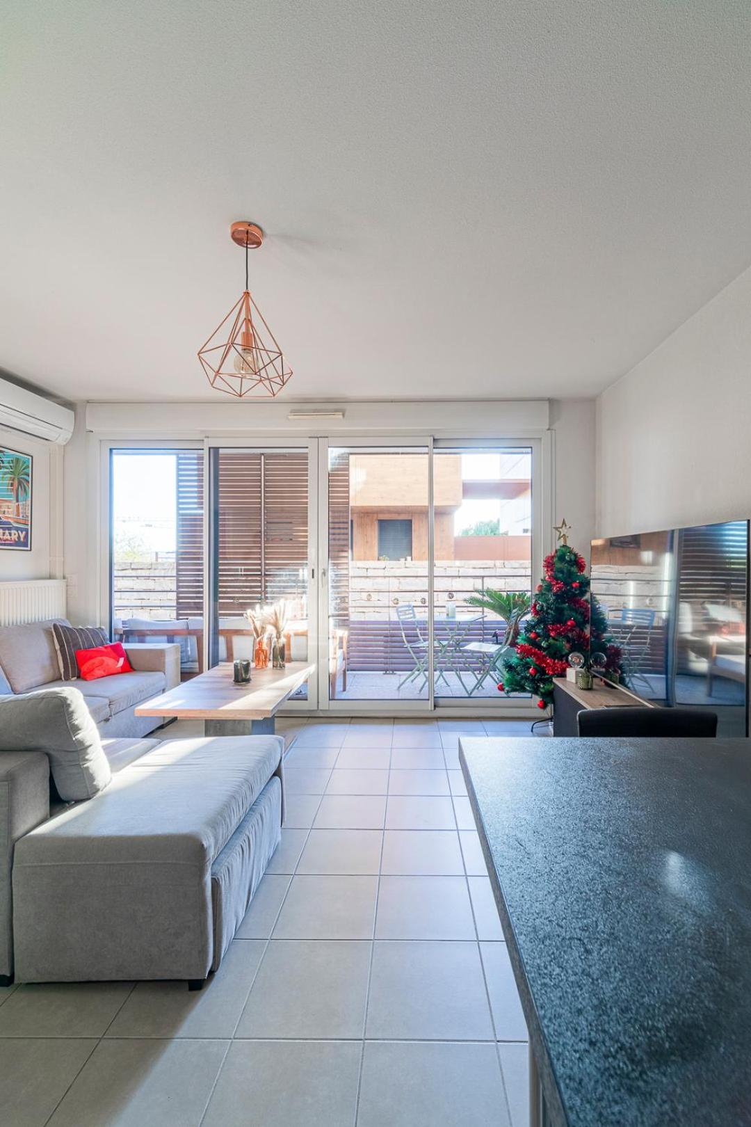 Appartement Charmant Au Porte De Montpellier แซ็ง-ฌ็อง-เดอ-เวดาส ภายนอก รูปภาพ