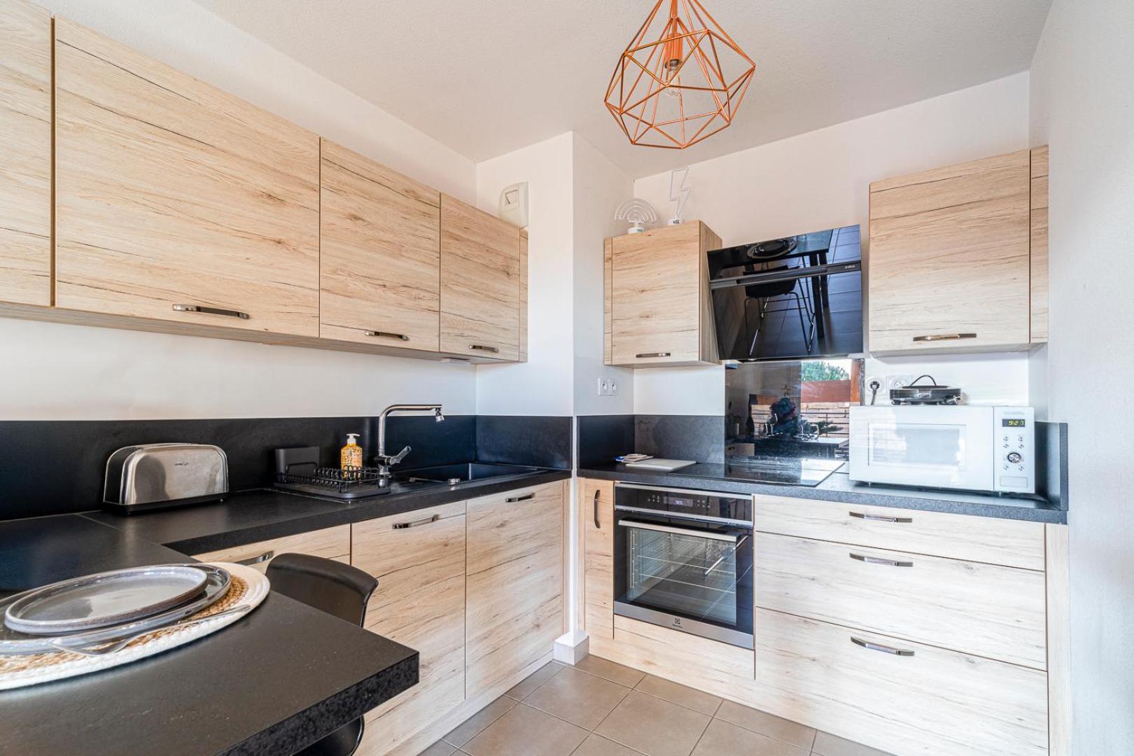 Appartement Charmant Au Porte De Montpellier แซ็ง-ฌ็อง-เดอ-เวดาส ภายนอก รูปภาพ