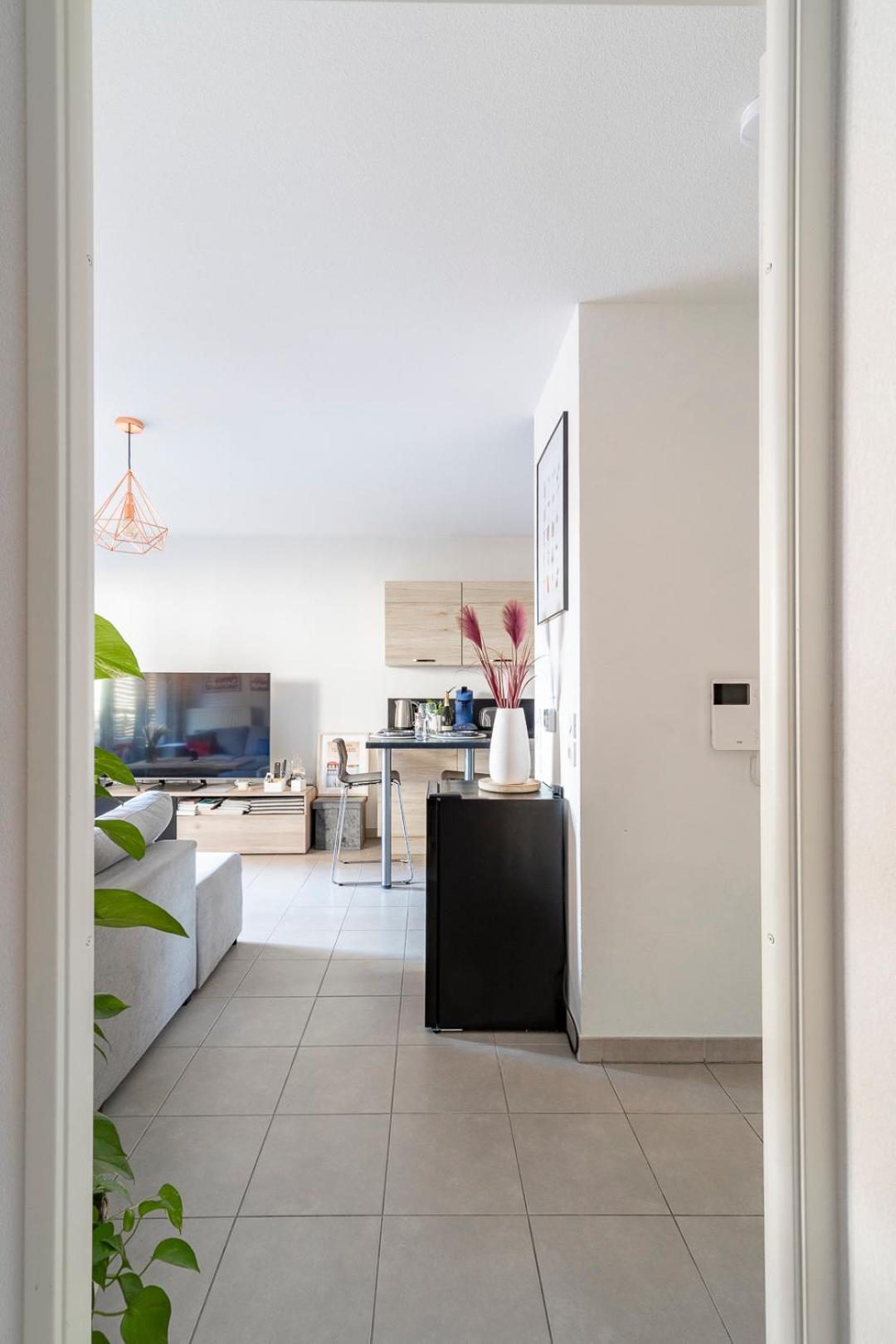 Appartement Charmant Au Porte De Montpellier แซ็ง-ฌ็อง-เดอ-เวดาส ภายนอก รูปภาพ